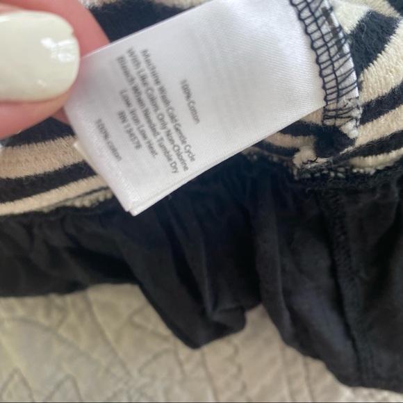 Vineyard Vines | Striped Ruffle Hem Top - Picture 5 of 8